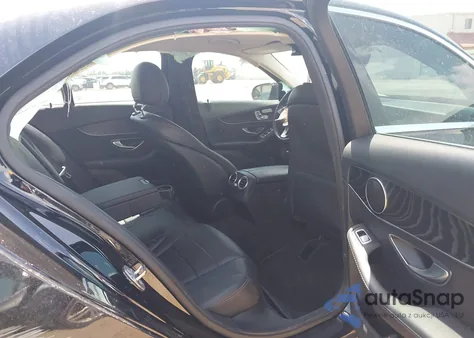 2017 Mercedes-Benz C 300 Luxury/Sport из США, поврежденный, VIN 55SWF4JB7HU191170